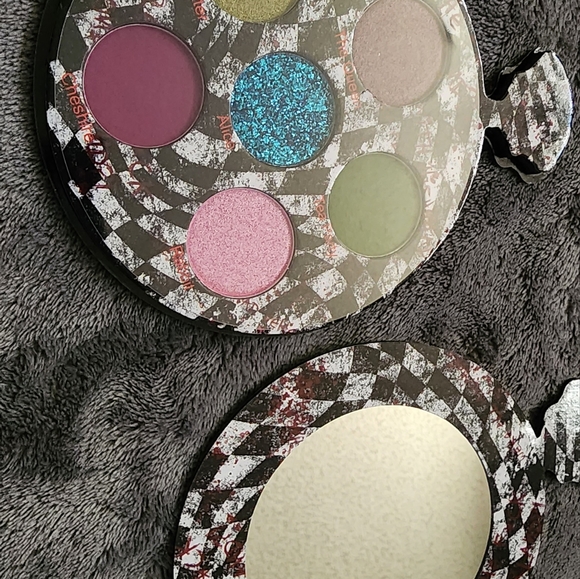 Alice in Wonderland Gift Set - Picture 6 of 7